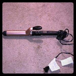 ONE ‘N ONLY ARGAN HEAT ceramic curling iron